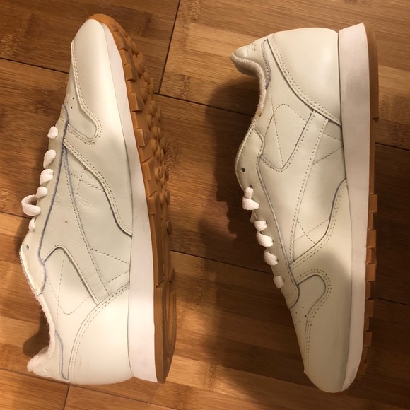 Reebok Retro Classic Leather Sneakers - M7.5 - Picture 3 of 5